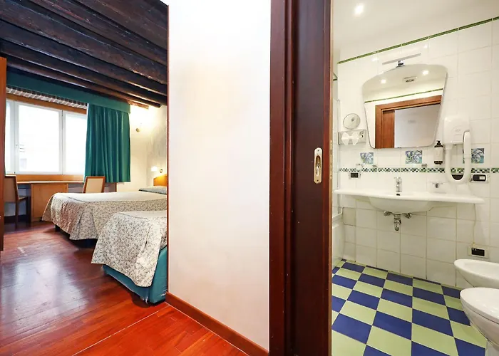 Hotel Corot 3*