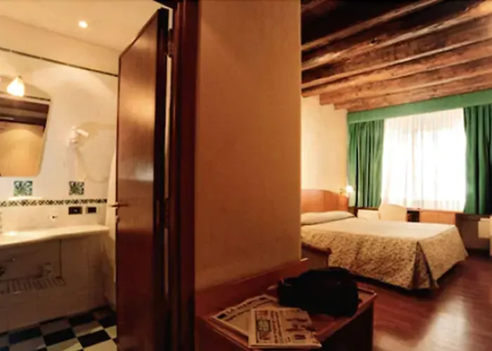 Hotel Corot 3*
