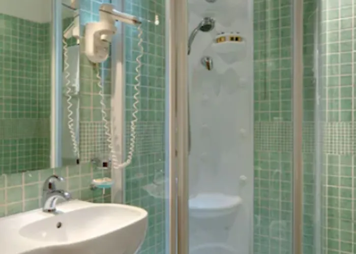 Corot Hotel 3*