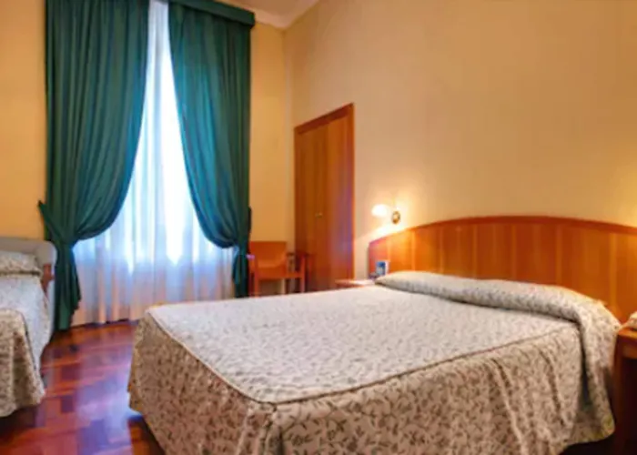 Corot Hotel 3*