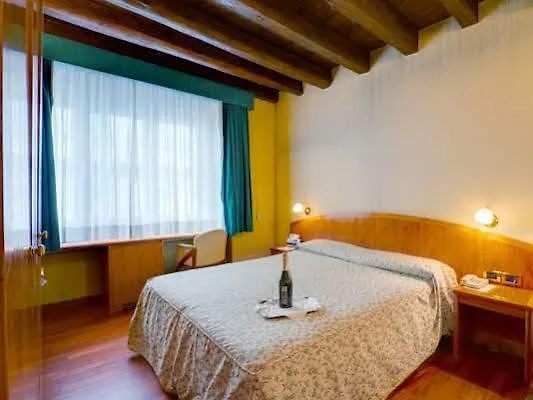 Hotel Corot